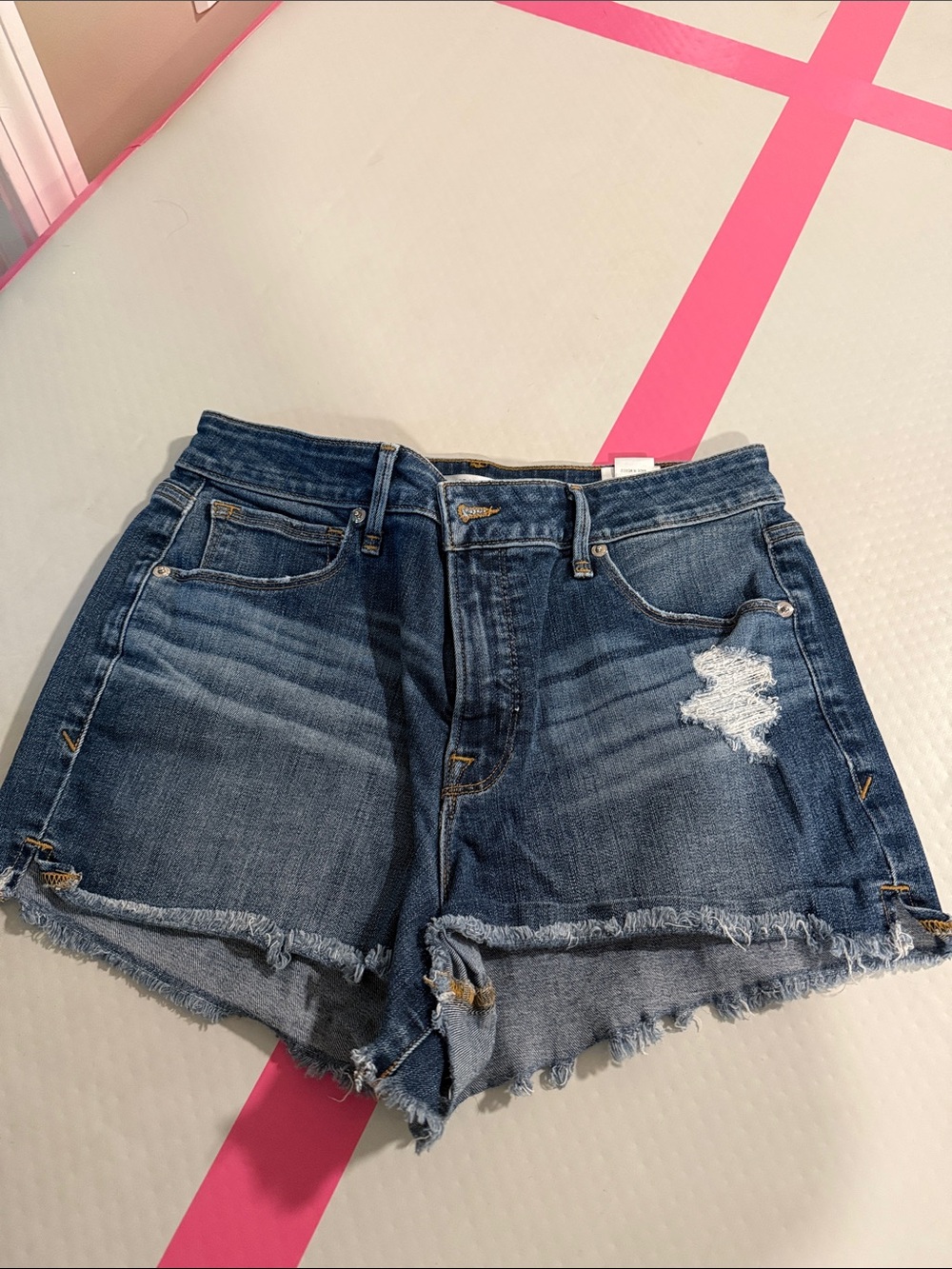 Good American Good Curve Cutoff Distressed Denim Shorts GCOS148C Size 10/30